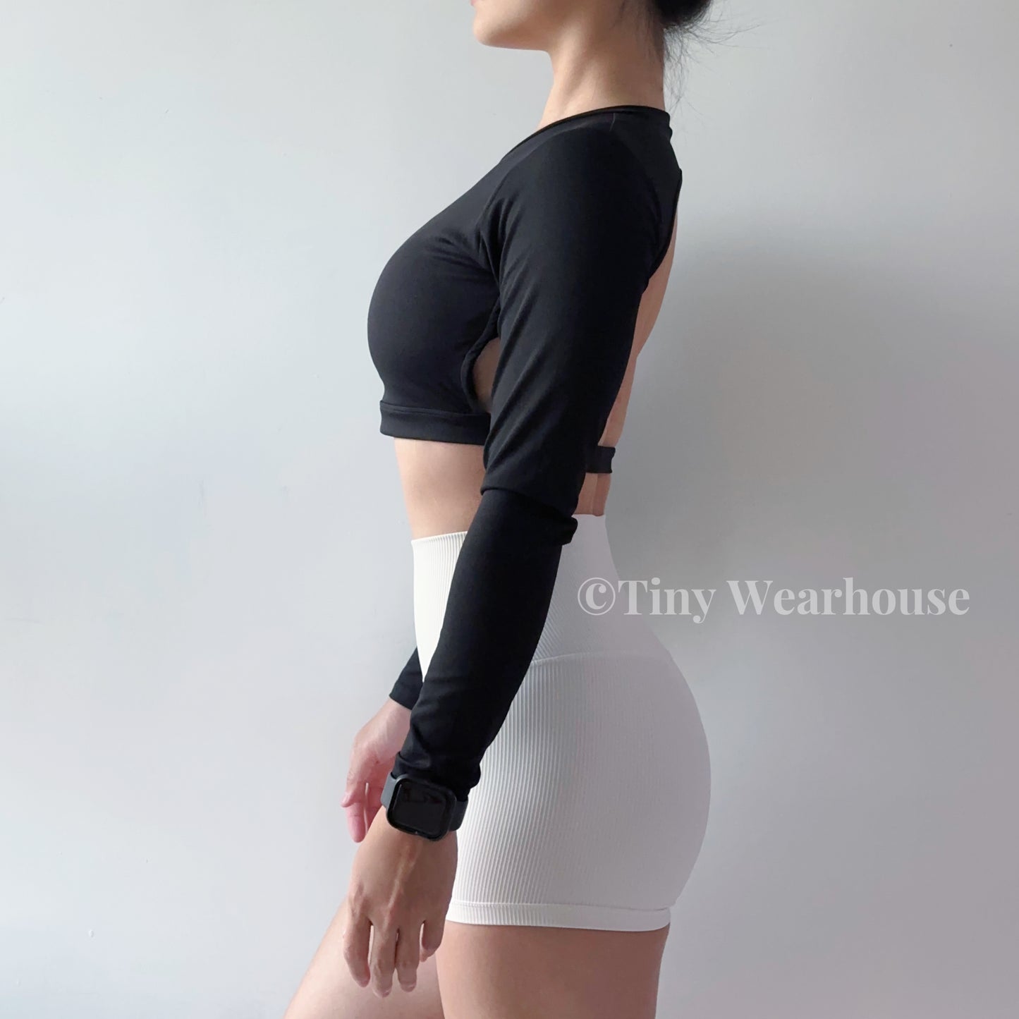 帶胸墊大露背一字線長袖運動上衣