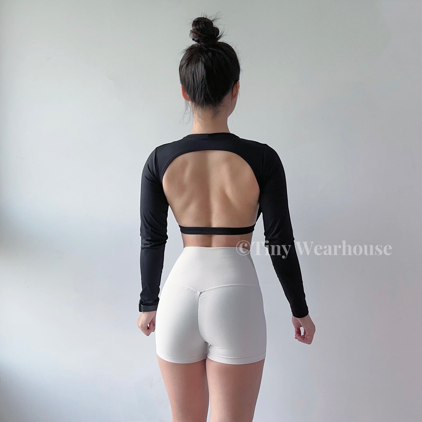 帶胸墊大露背一字線長袖運動上衣