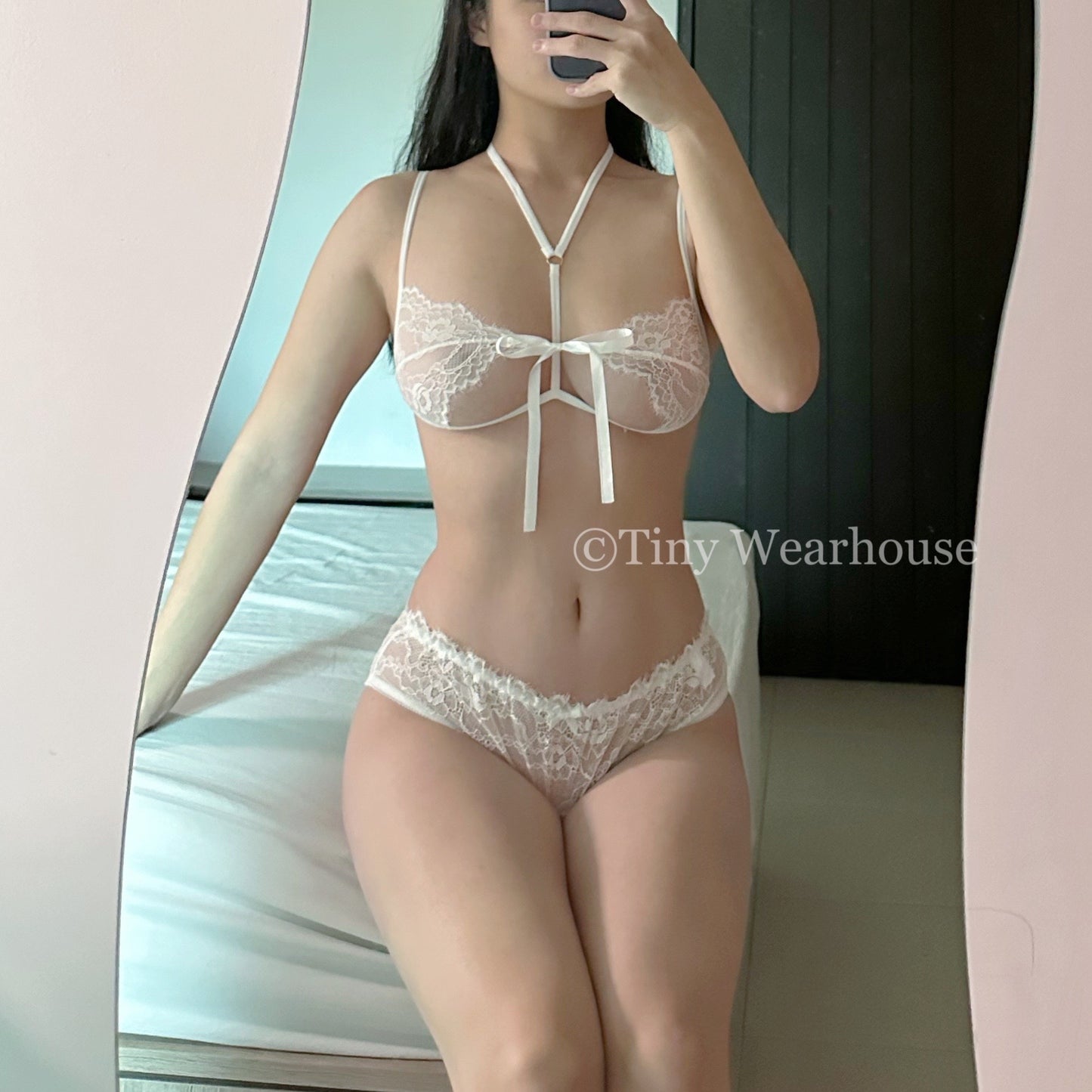 掛脖蝴蝶結蕾絲兩件式情趣內衣（3色）