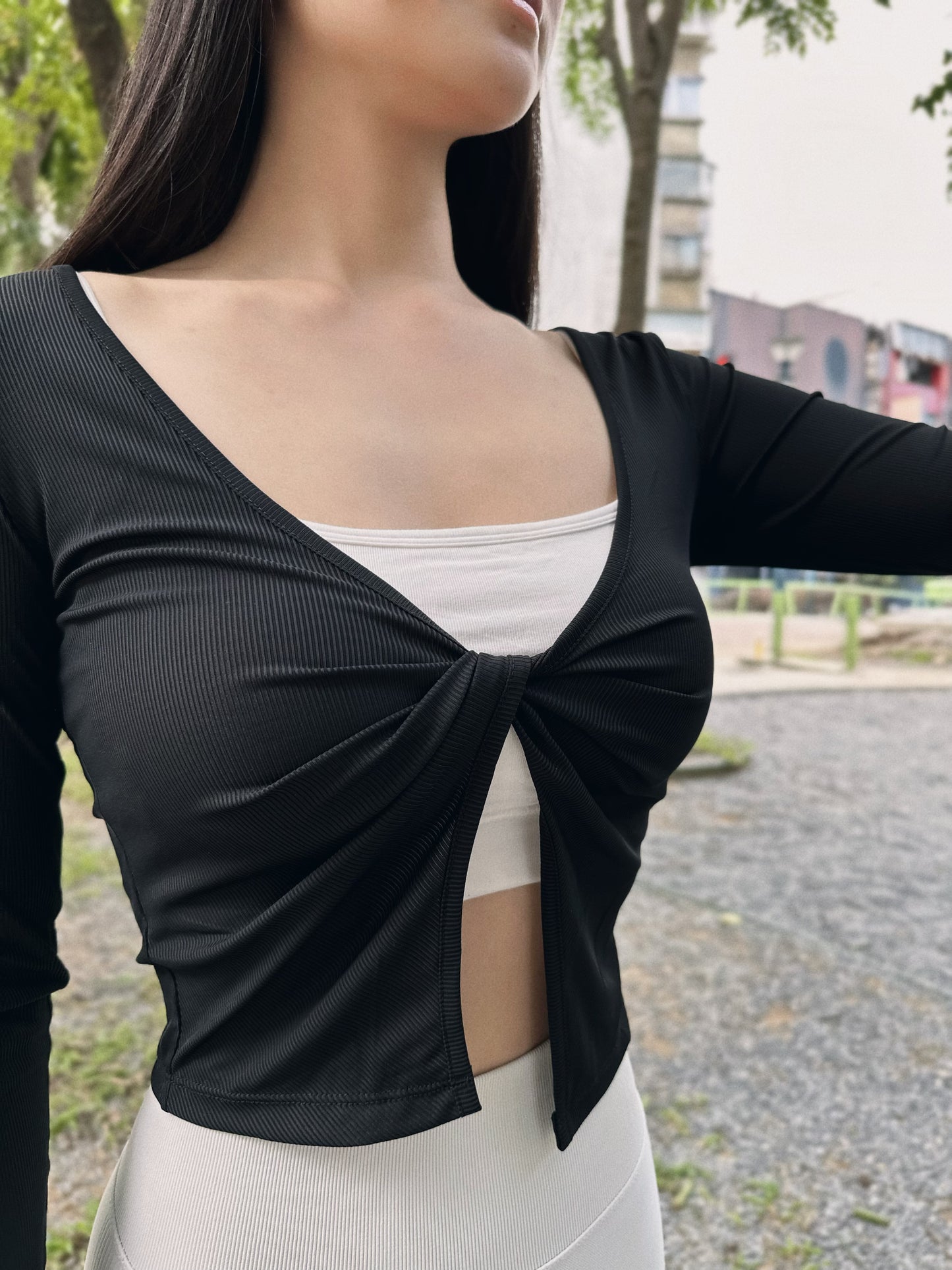 前扭結螺紋好比例罩衫（3色）