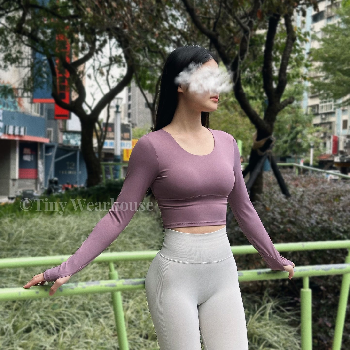 帶胸墊圓領多線條美背運動上衣（2色）