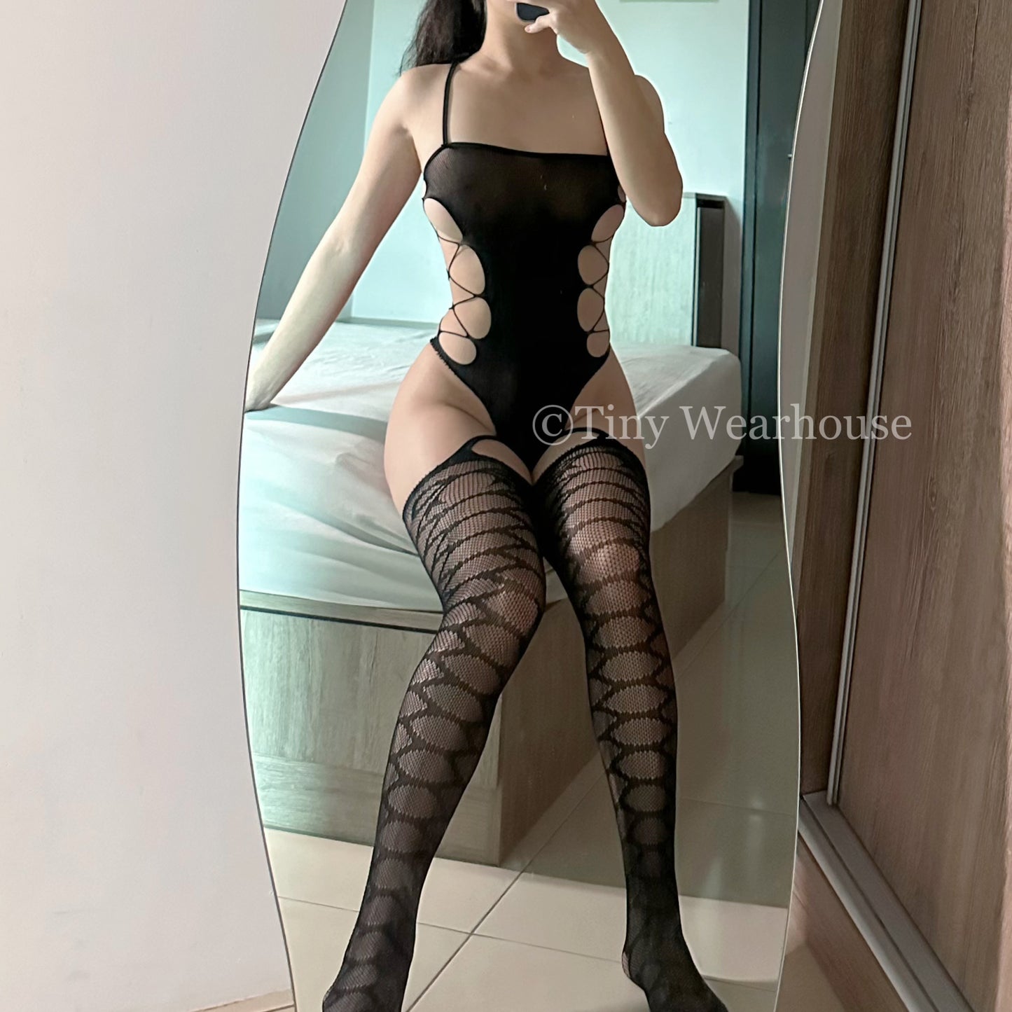 透膚鏤空自帶大腿襪連身衣（2款）