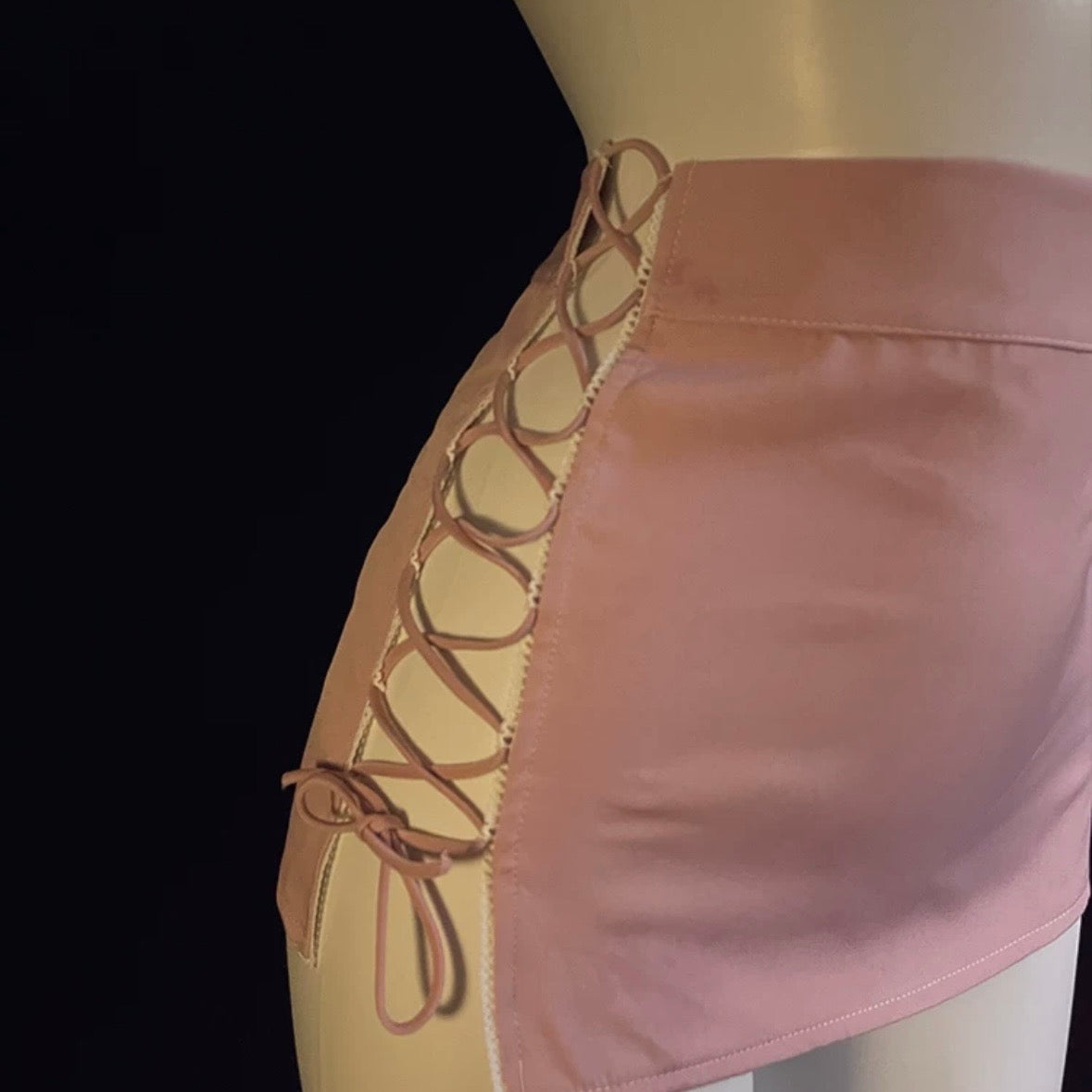 粉嫩側抽繩透膚四件式小護士服情趣內衣