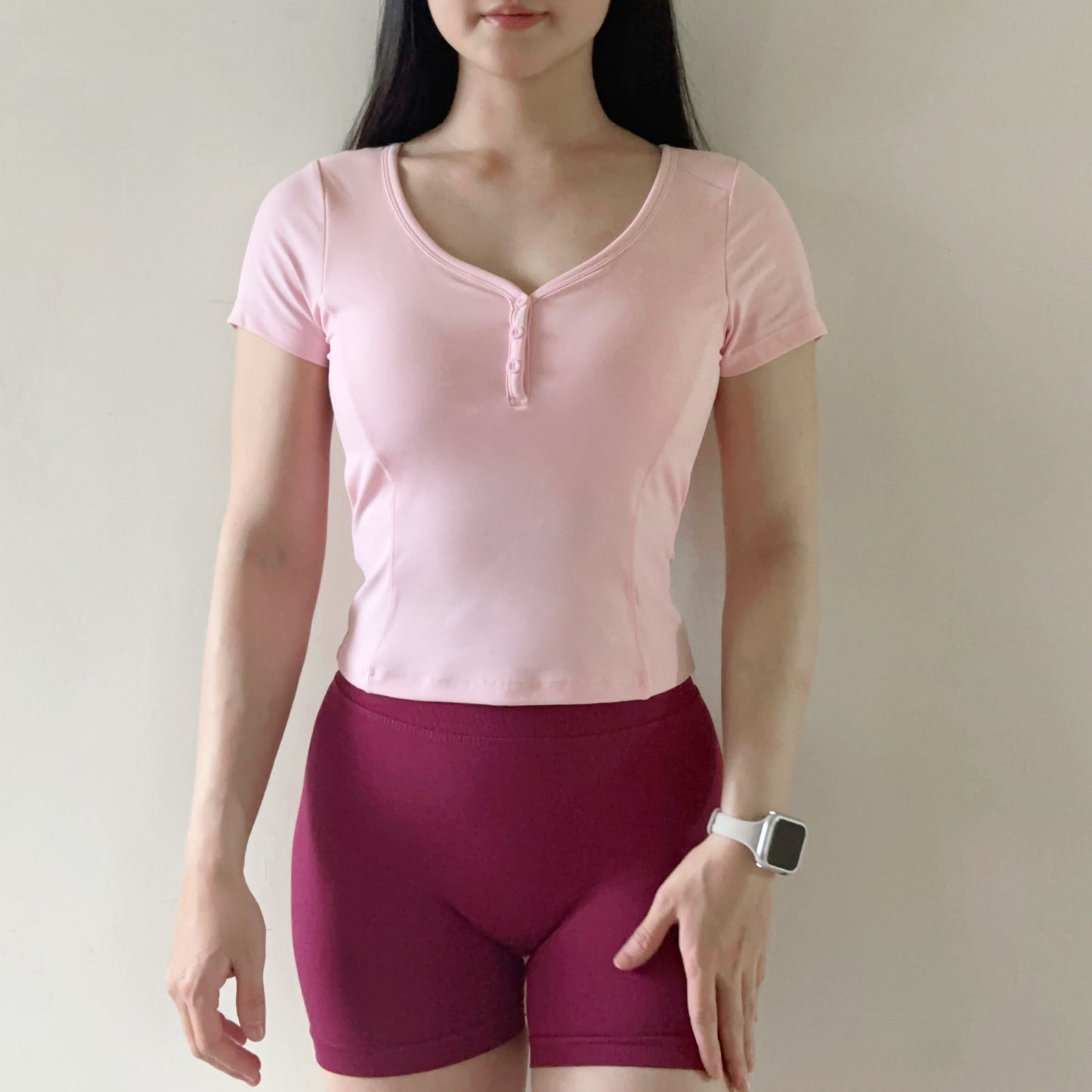帶胸墊前排扣短袖運動上衣（2色）