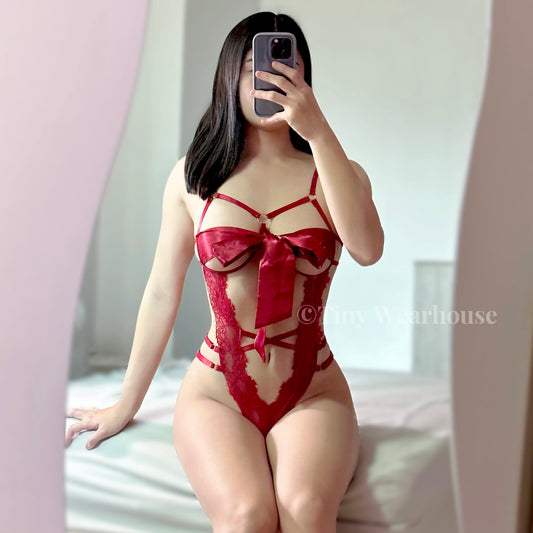 拆禮物鏤空大辣連身衣（2色）