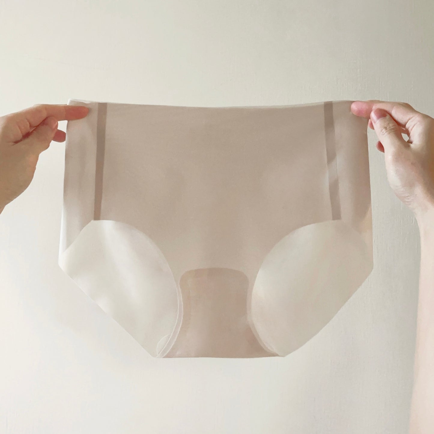 超薄無痕涼感面膜內褲（3色）