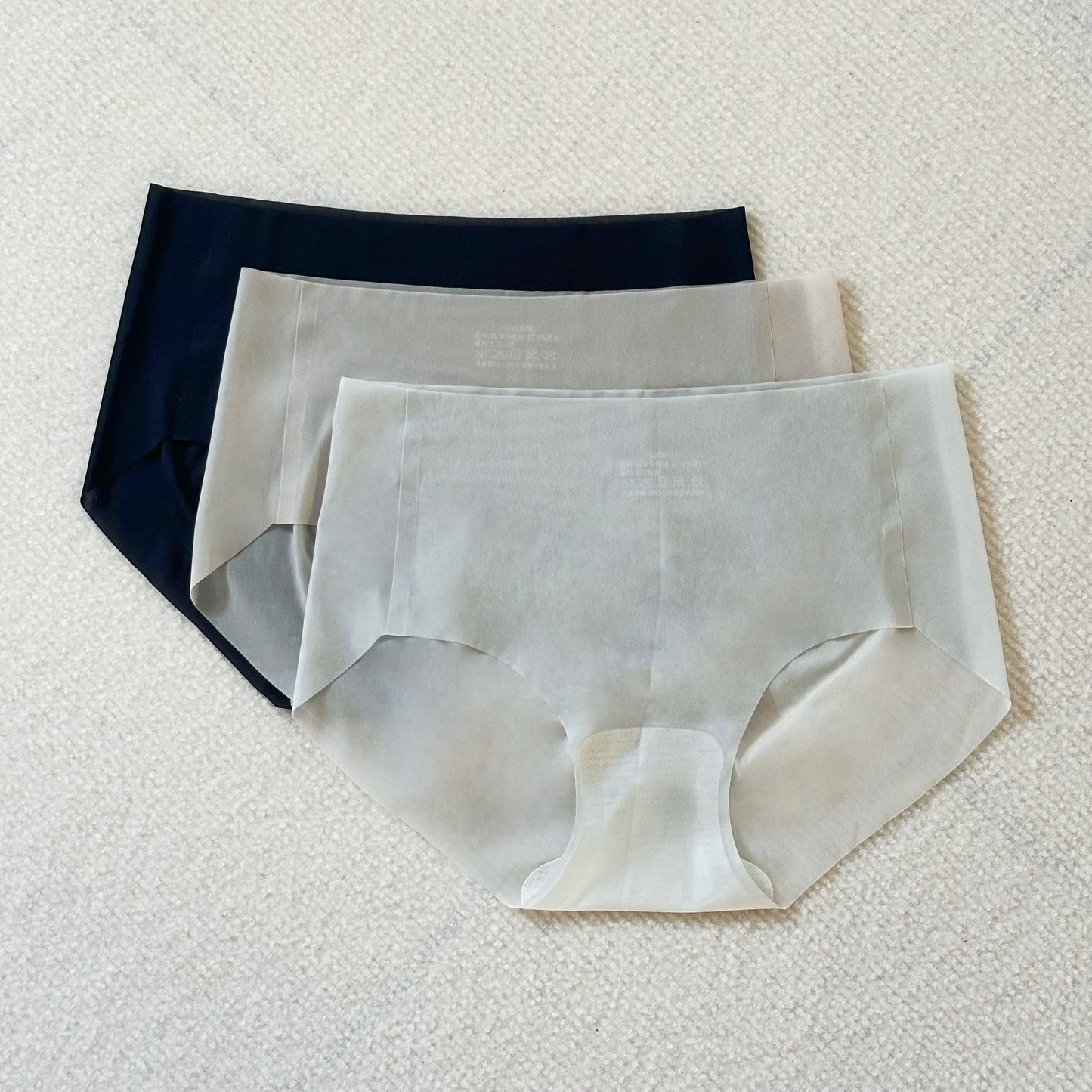 超薄無痕涼感面膜內褲（3色）