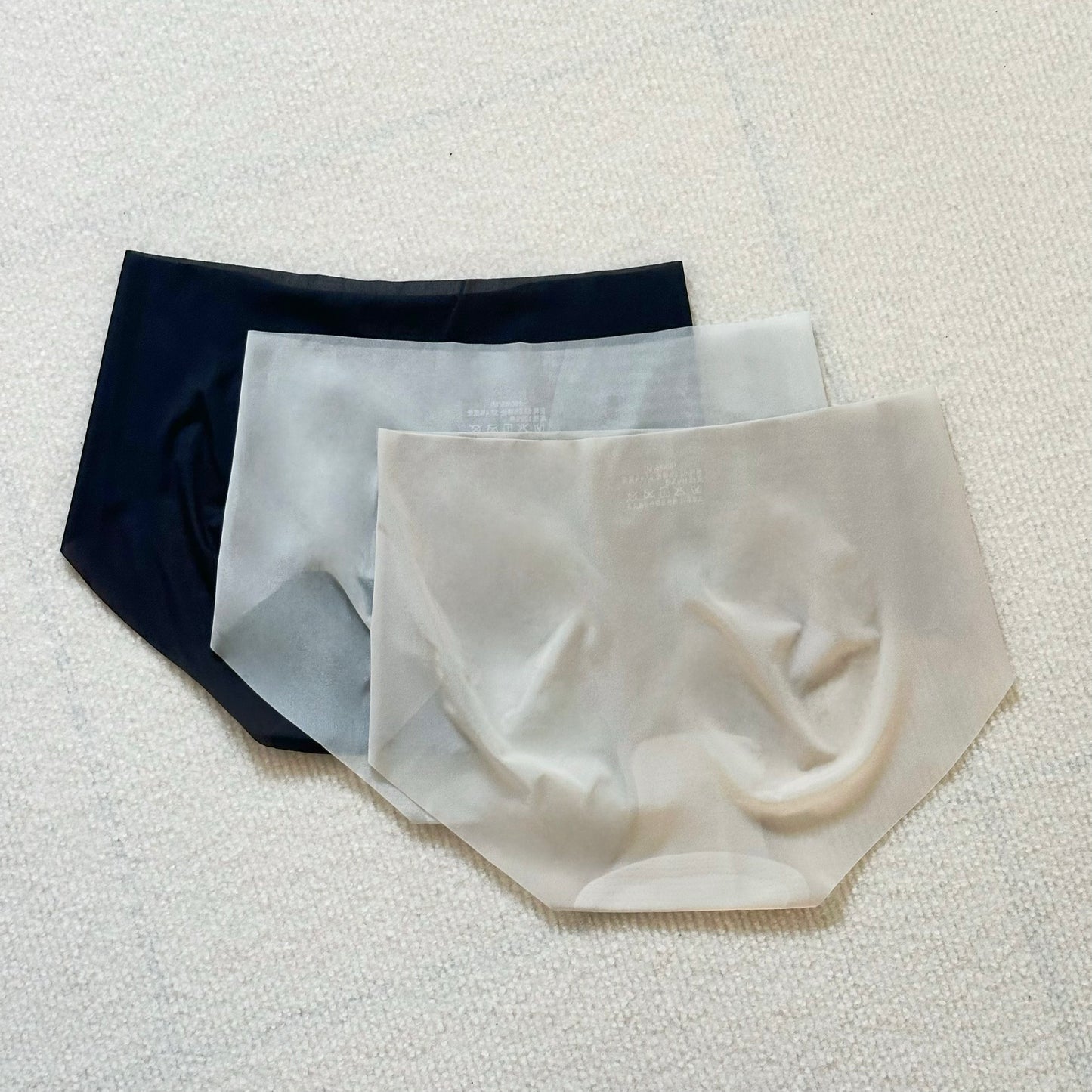 超薄無痕涼感面膜內褲（3色）