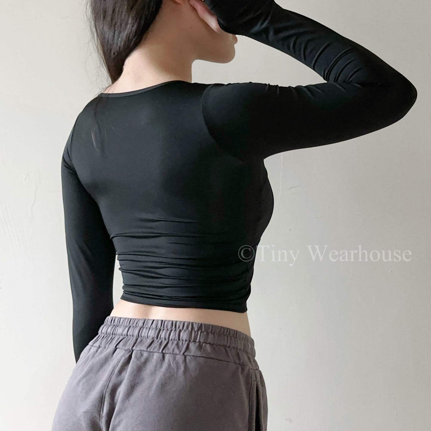 帶胸墊親膚圓領排汗透氣長袖運動上衣（4色）