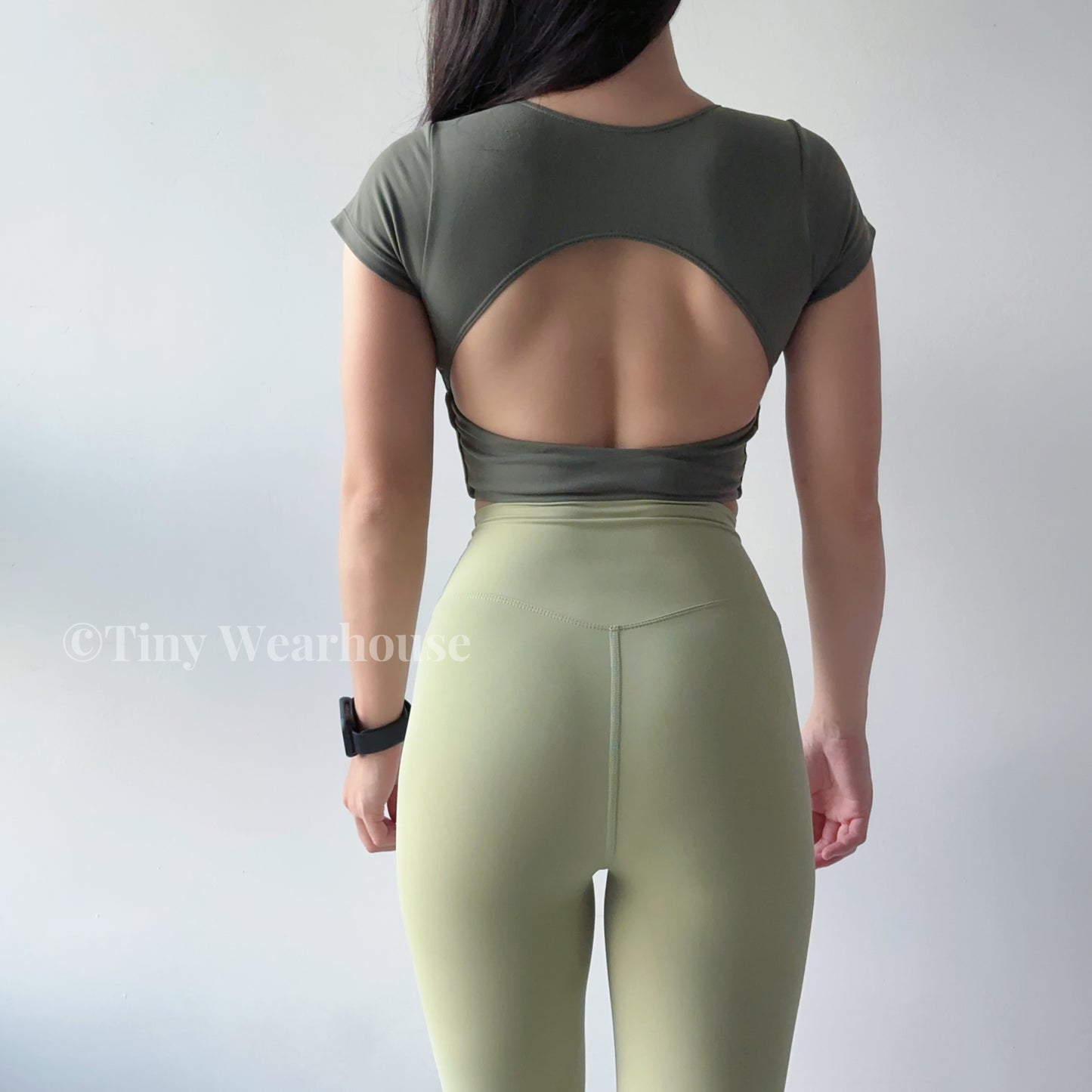 帶胸墊鏤空蝴蝶結短版運動上衣