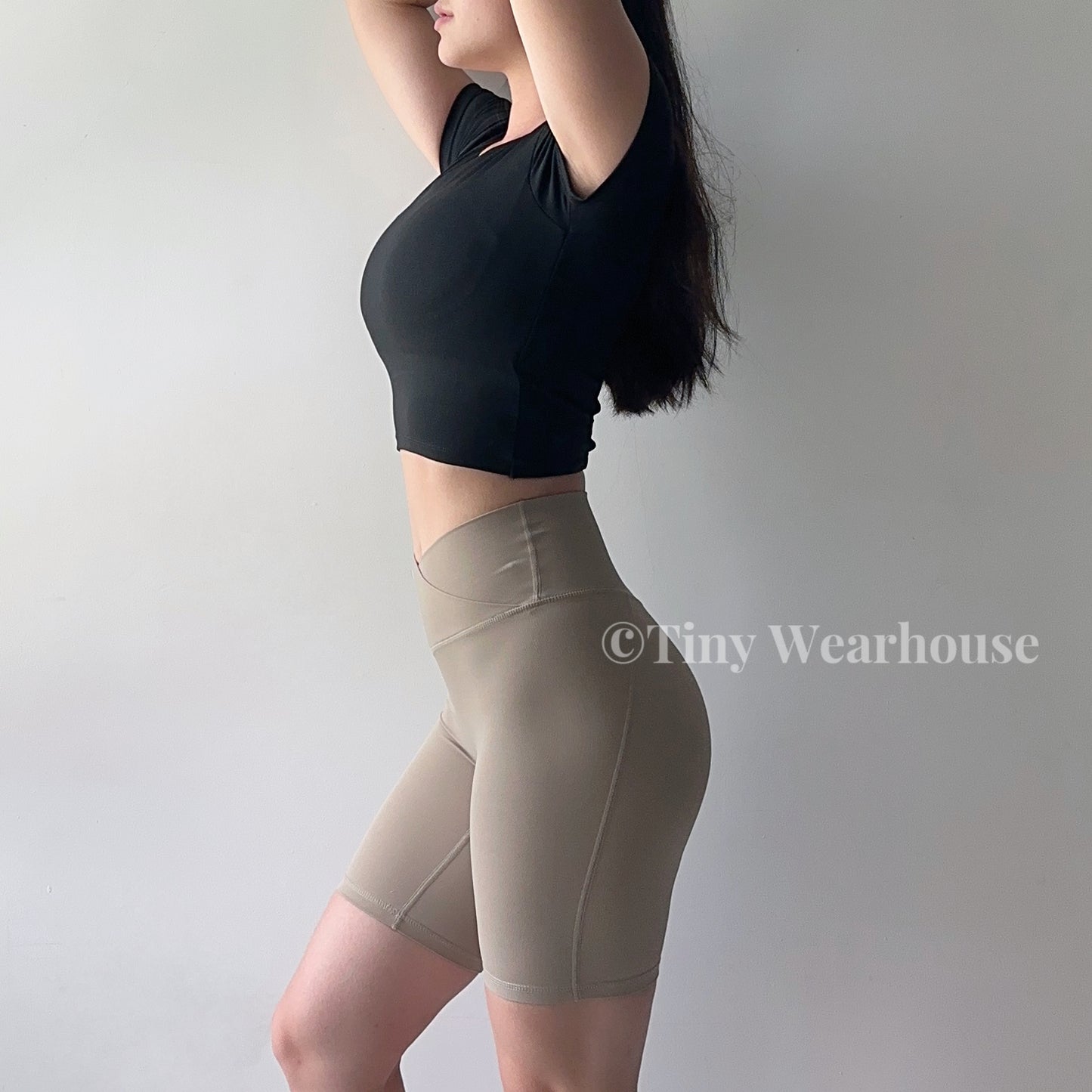 V字交叉褲頭高腰柔軟五分運動短褲（4色）