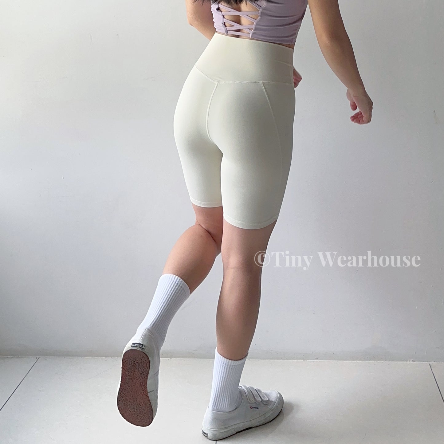 V字交叉褲頭高腰柔軟五分運動短褲（4色）