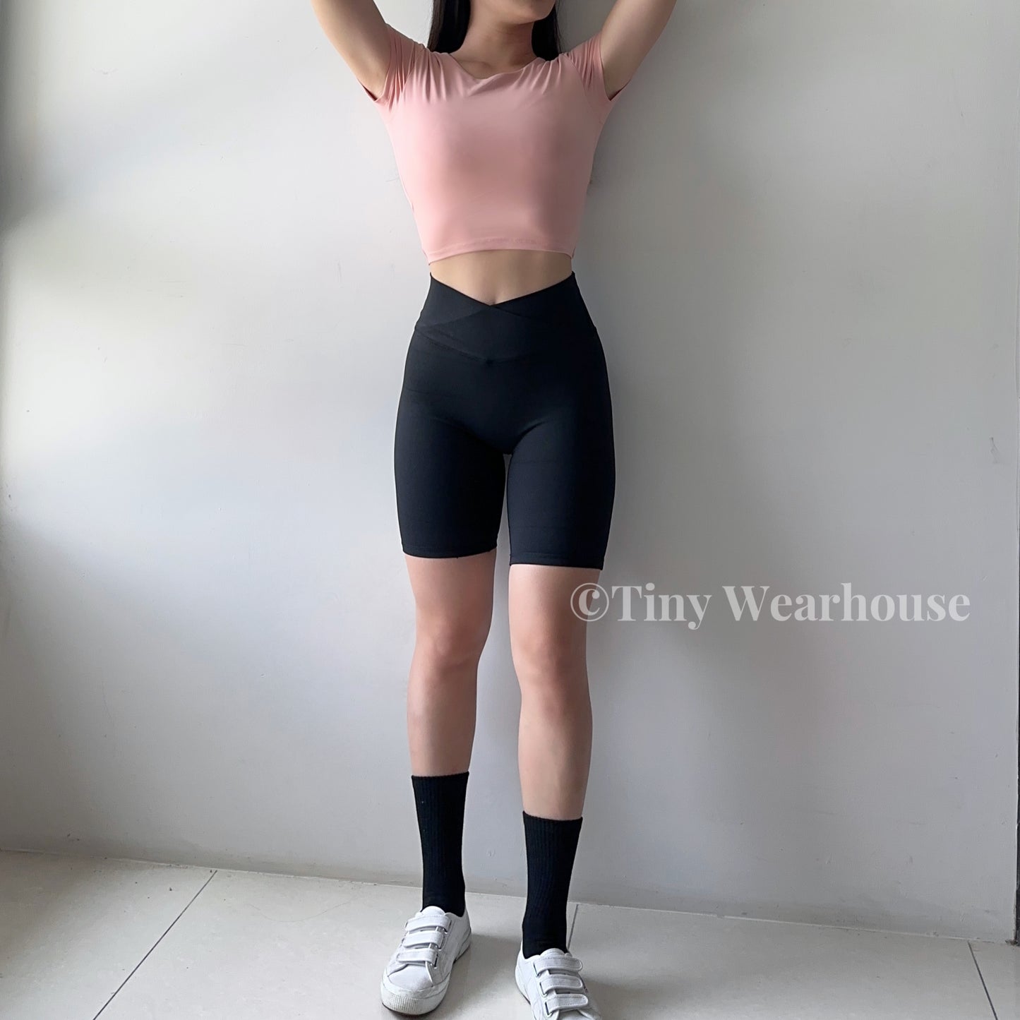 V字交叉褲頭高腰柔軟五分運動短褲（4色）