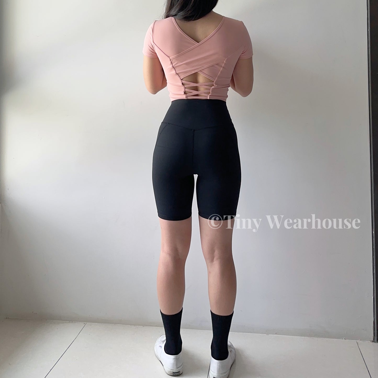 V字交叉褲頭高腰柔軟五分運動短褲（4色）