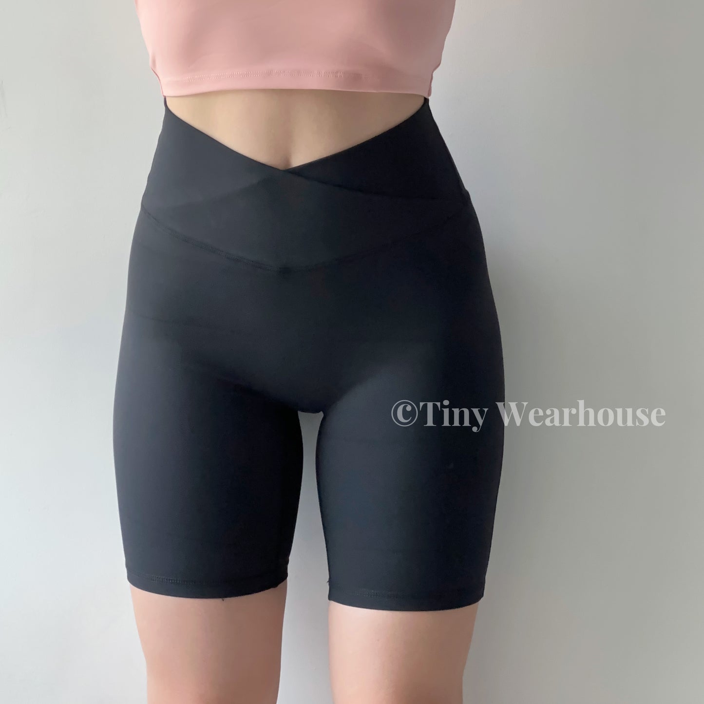 V字交叉褲頭高腰柔軟五分運動短褲（4色）