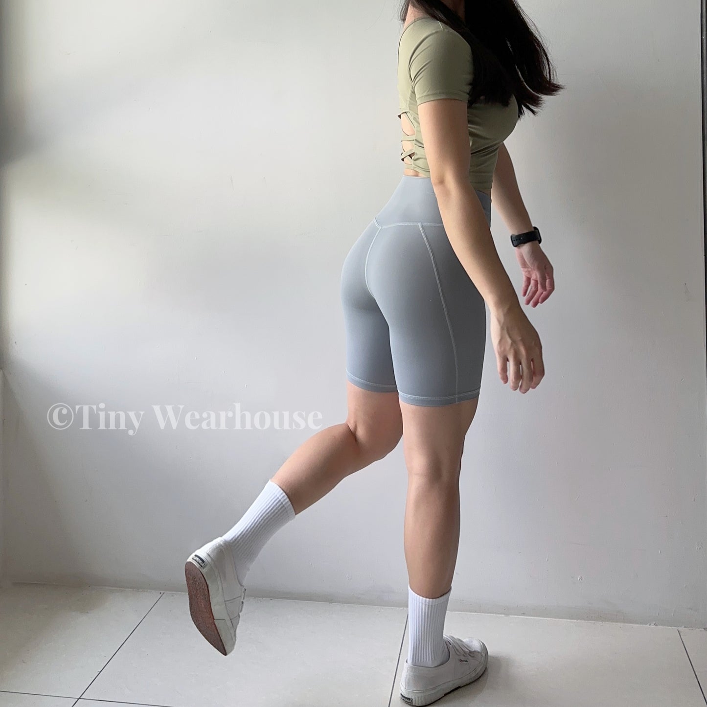 V字交叉褲頭高腰柔軟五分運動短褲（4色）