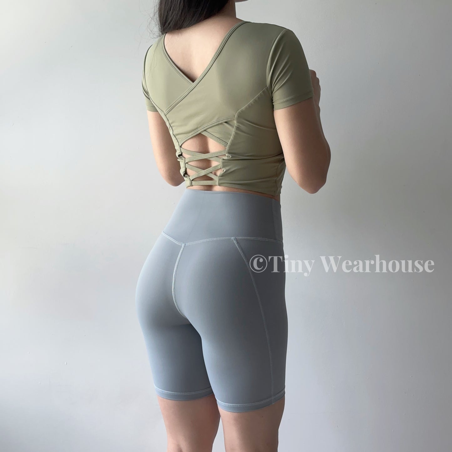 V字交叉褲頭高腰柔軟五分運動短褲（4色）