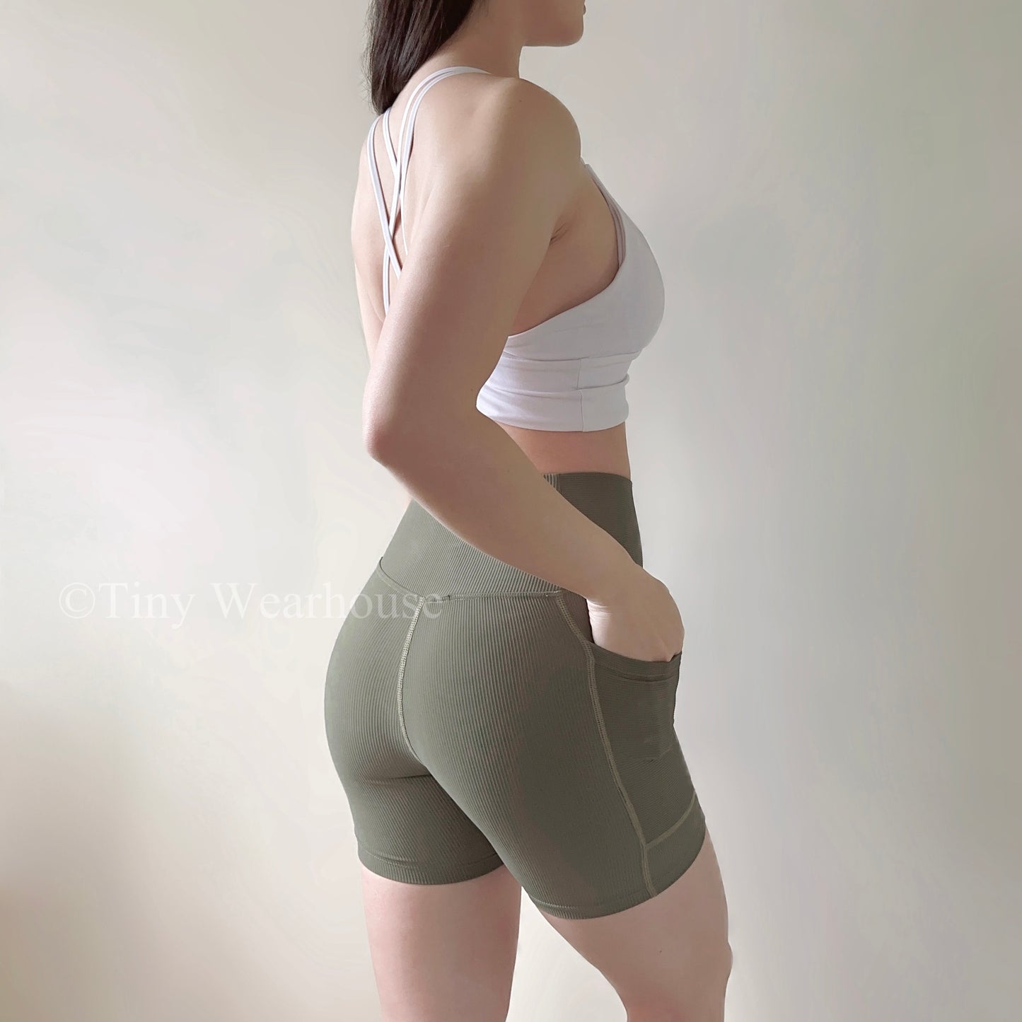 側口袋螺紋V字交叉褲頭四分運動短褲（3色）