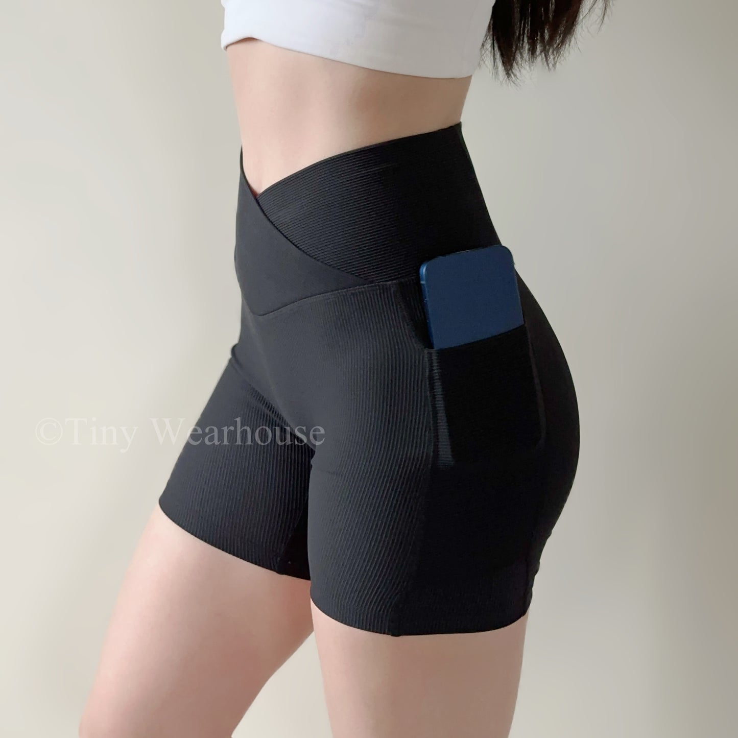 側口袋螺紋V字交叉褲頭四分運動短褲（3色）