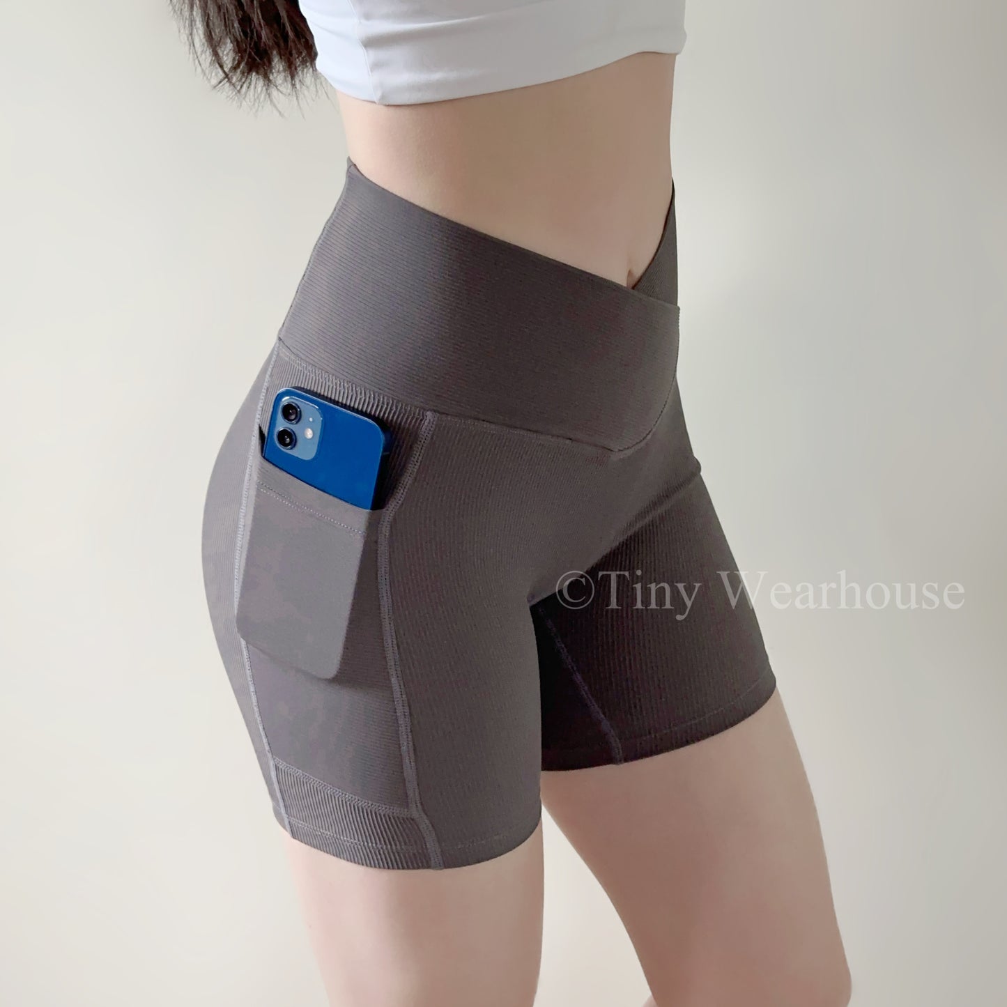 側口袋螺紋V字交叉褲頭四分運動短褲（3色）