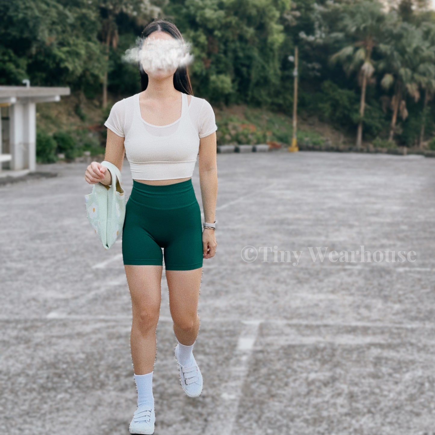 帶胸墊假兩件網紗透膚運動上衣（2色）