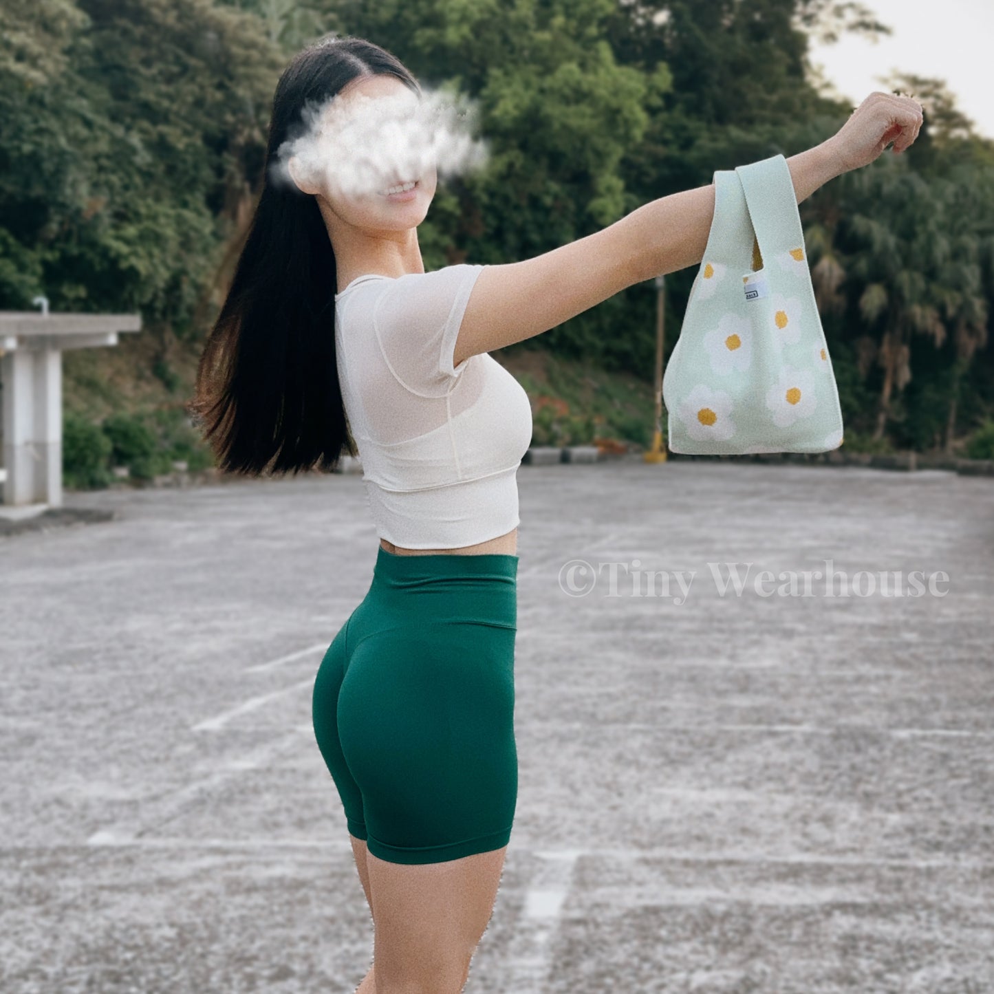 帶胸墊假兩件網紗透膚運動上衣（2色）