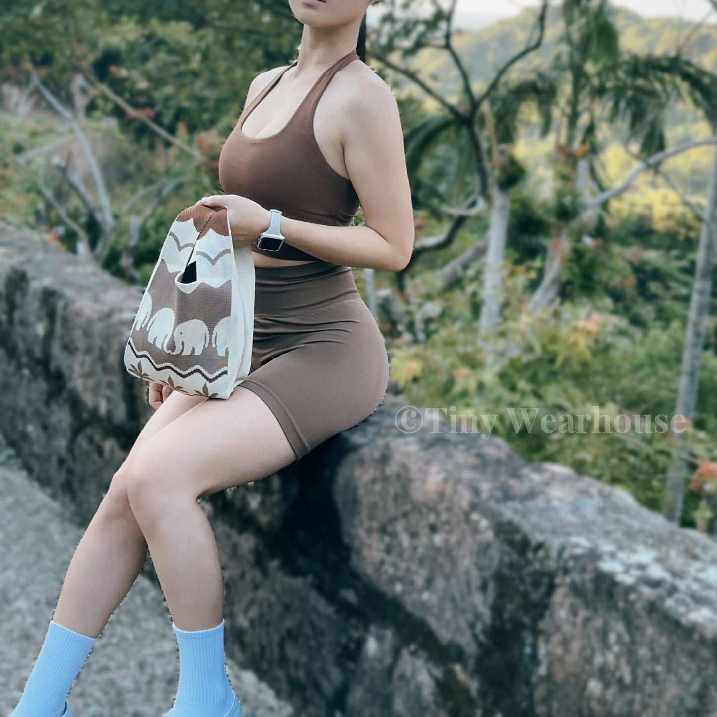 帶胸墊掛脖後抓皺運動背心（3色）