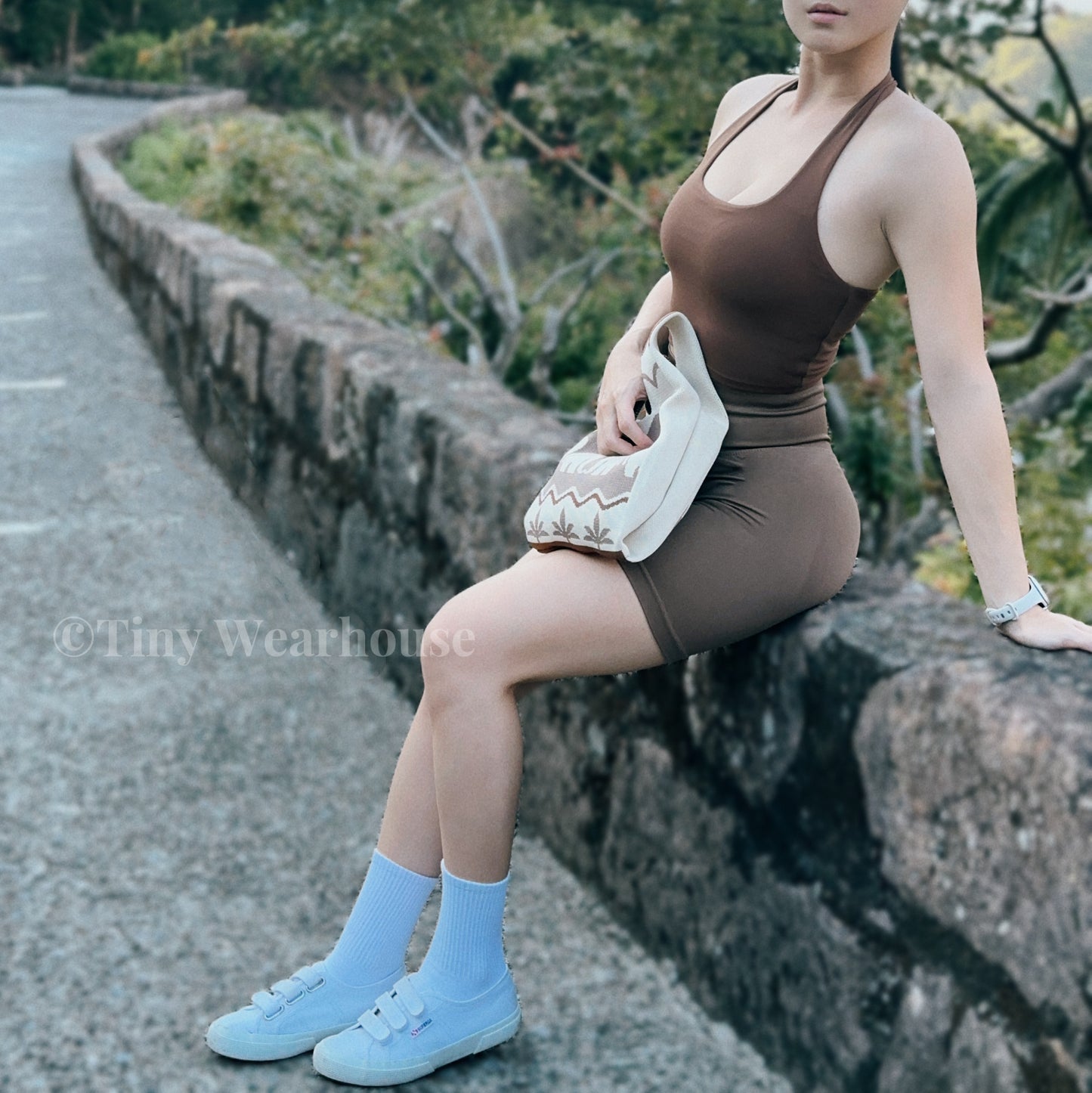 帶胸墊掛脖後抓皺運動背心（3色）