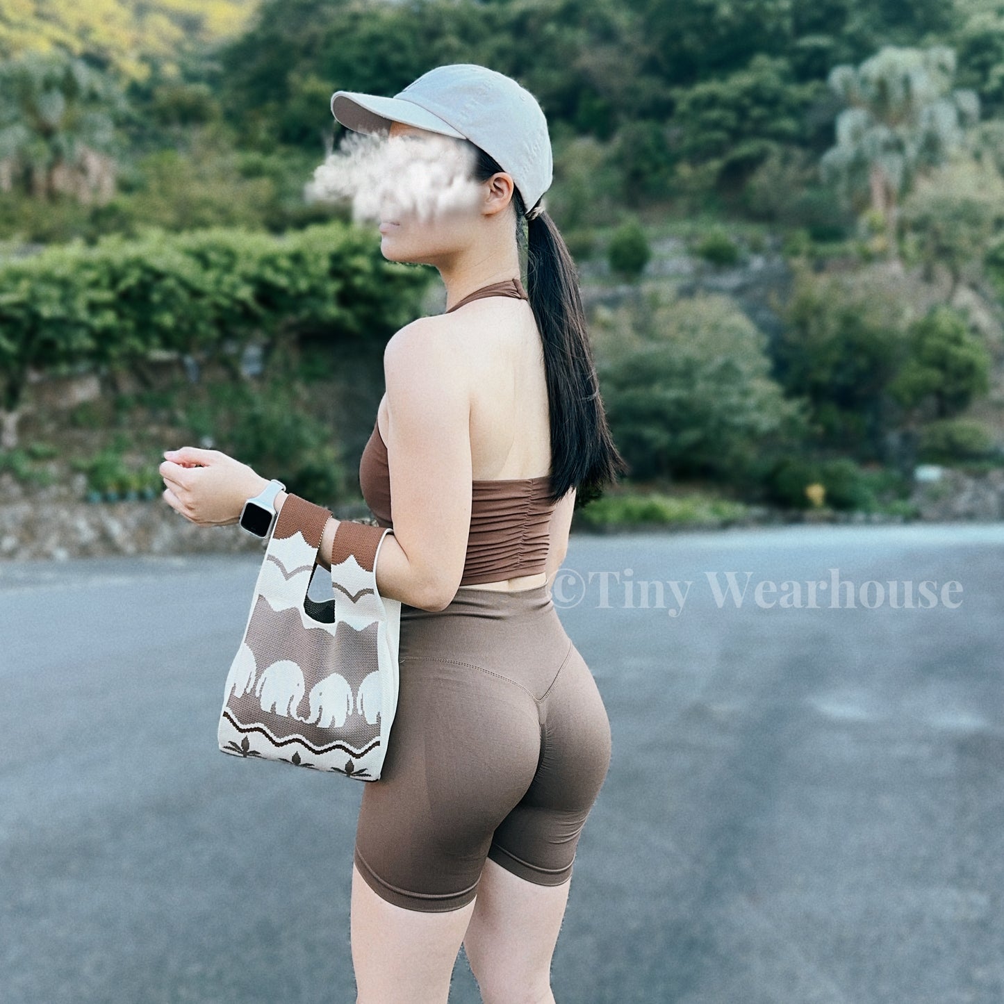 帶胸墊掛脖後抓皺運動背心（3色）