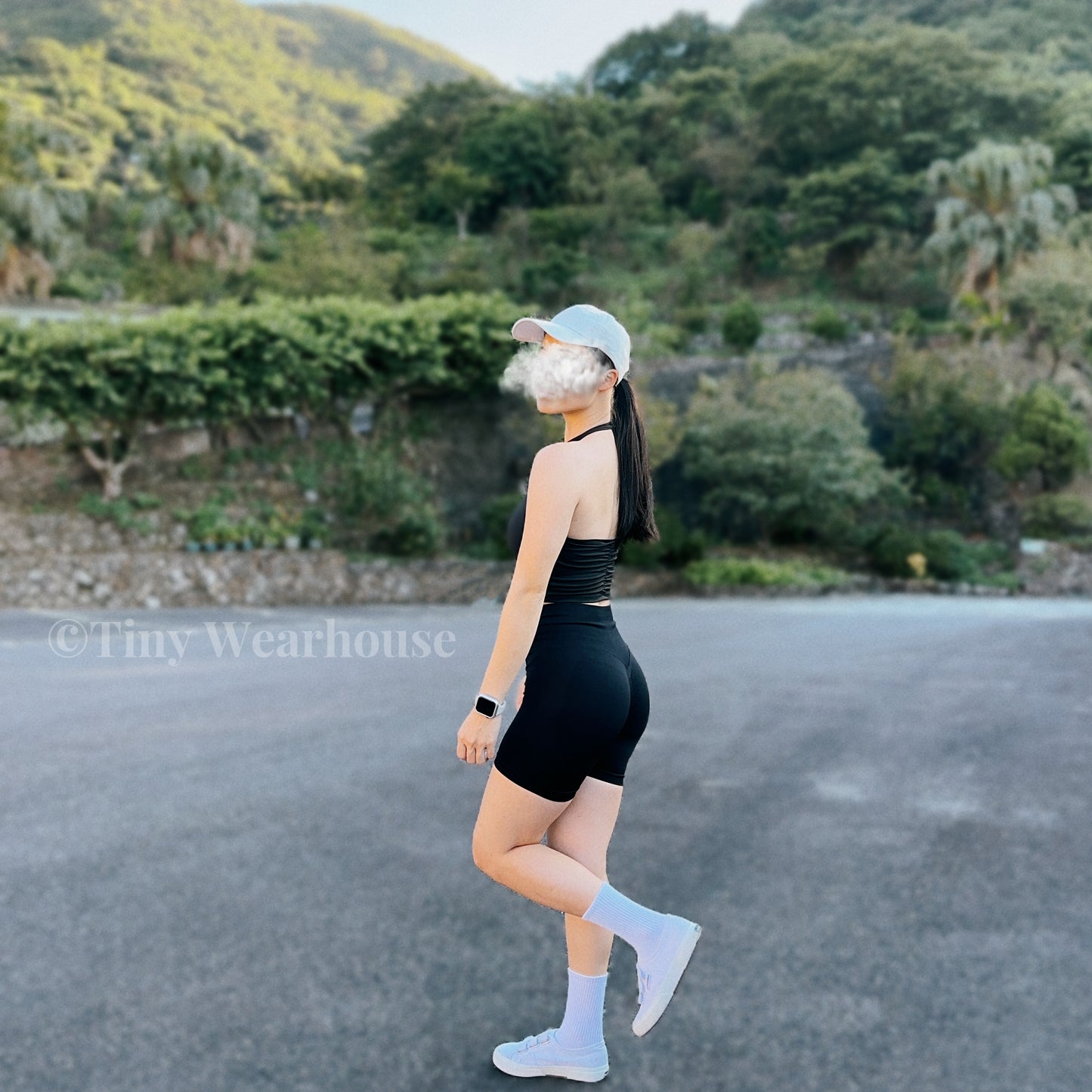 帶胸墊掛脖後抓皺運動背心（3色）