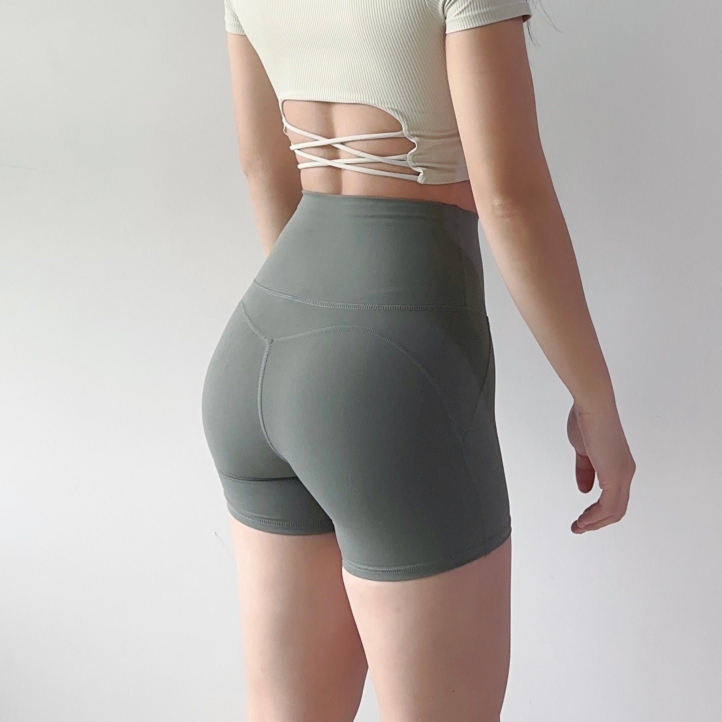 自帶內褲高腰後口袋三分運動短褲（5色）