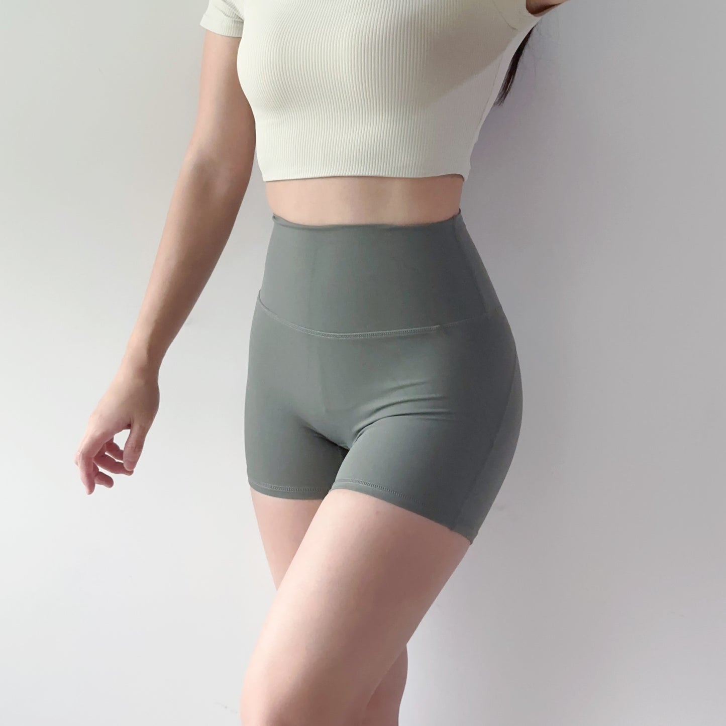 自帶內褲高腰後口袋三分運動短褲（5色）
