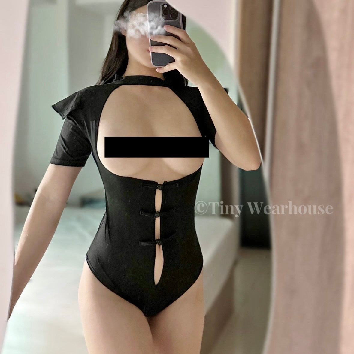 大挖空露胸交叉美背連身衣